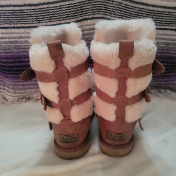 Ugg Beckley in chestnut color. Size 7 - Picture 7 of 9